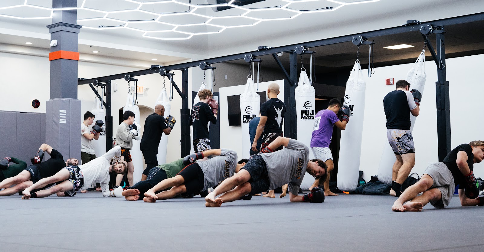 Dragon Leg Muay Thai Kickboxing Novi — photo