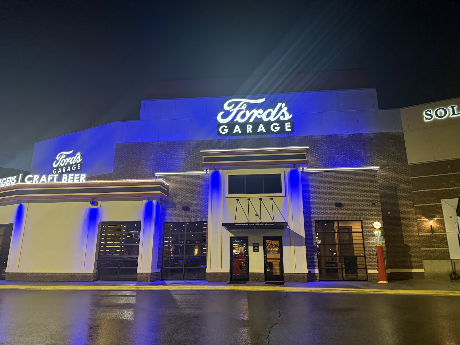 Ford's Garage Novi in Novi