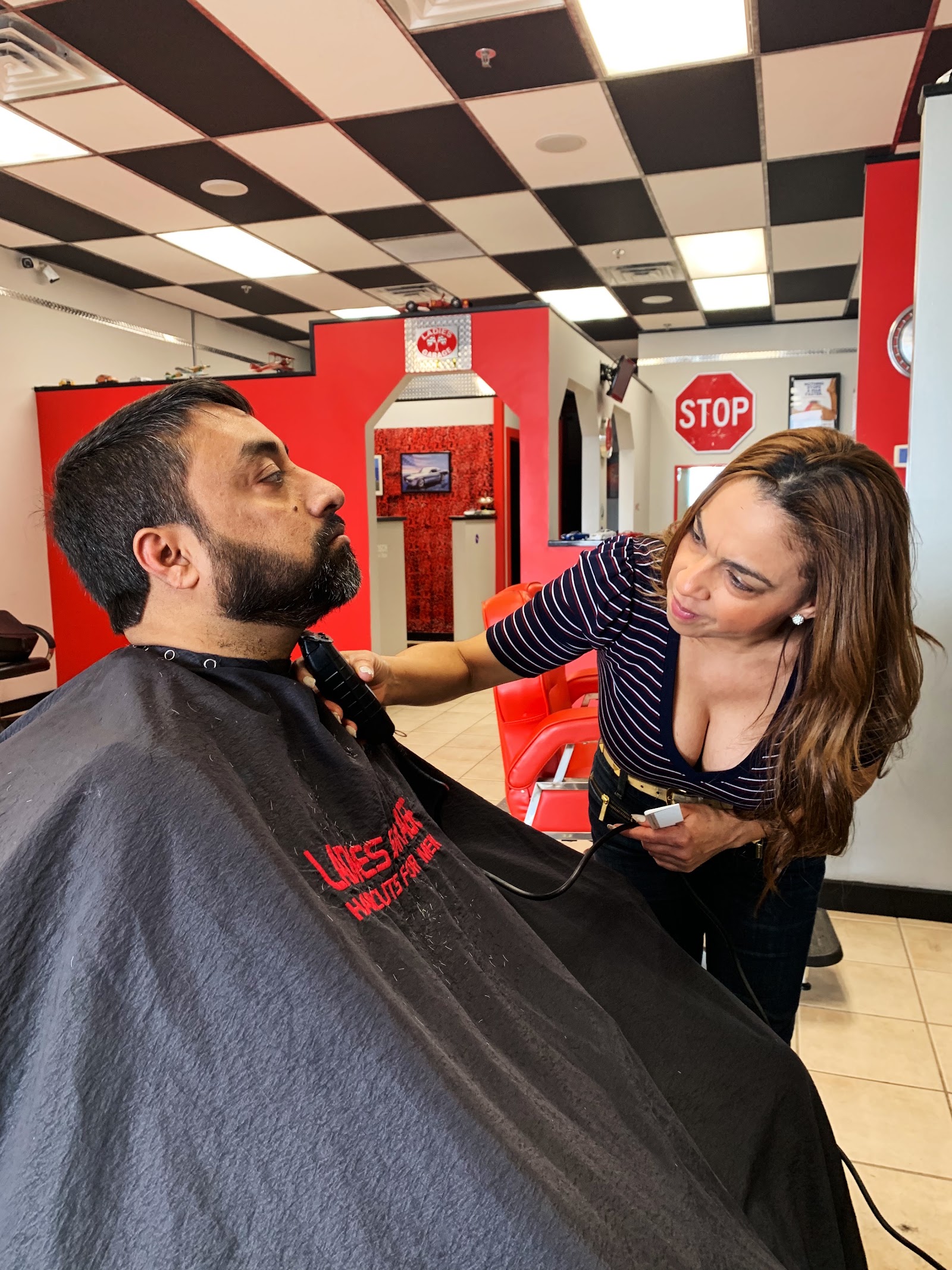 Ladies Garage Haircuts For Men in Novi