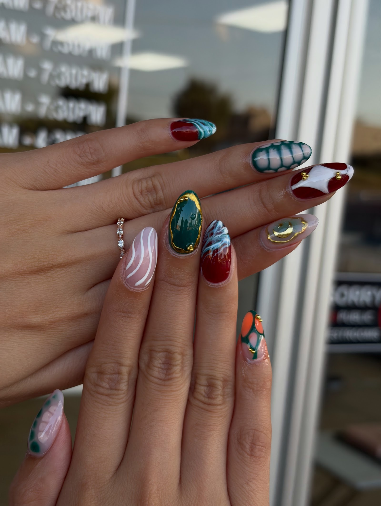Novi Nails — photo