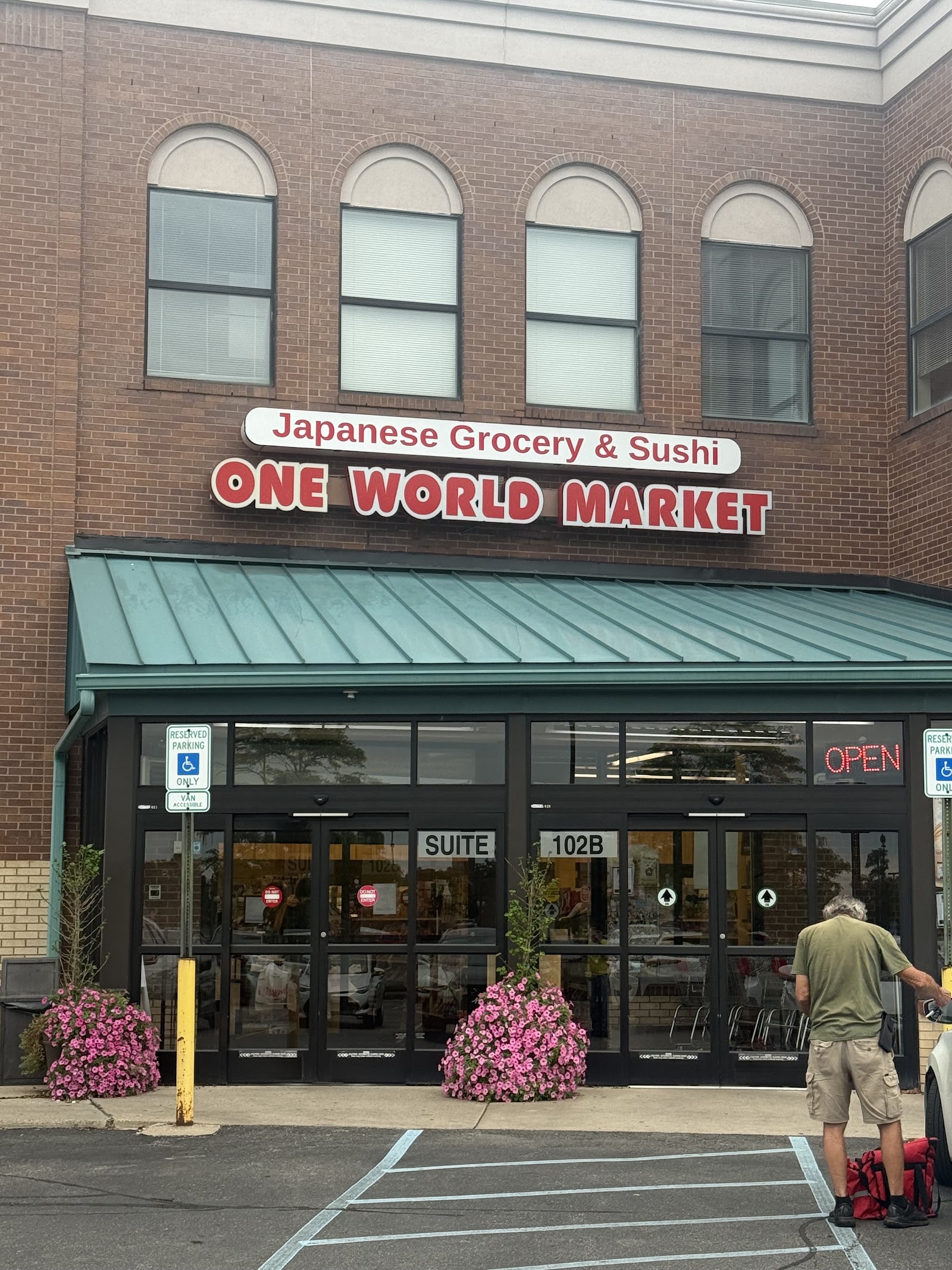 One World Market - Novi in Novi