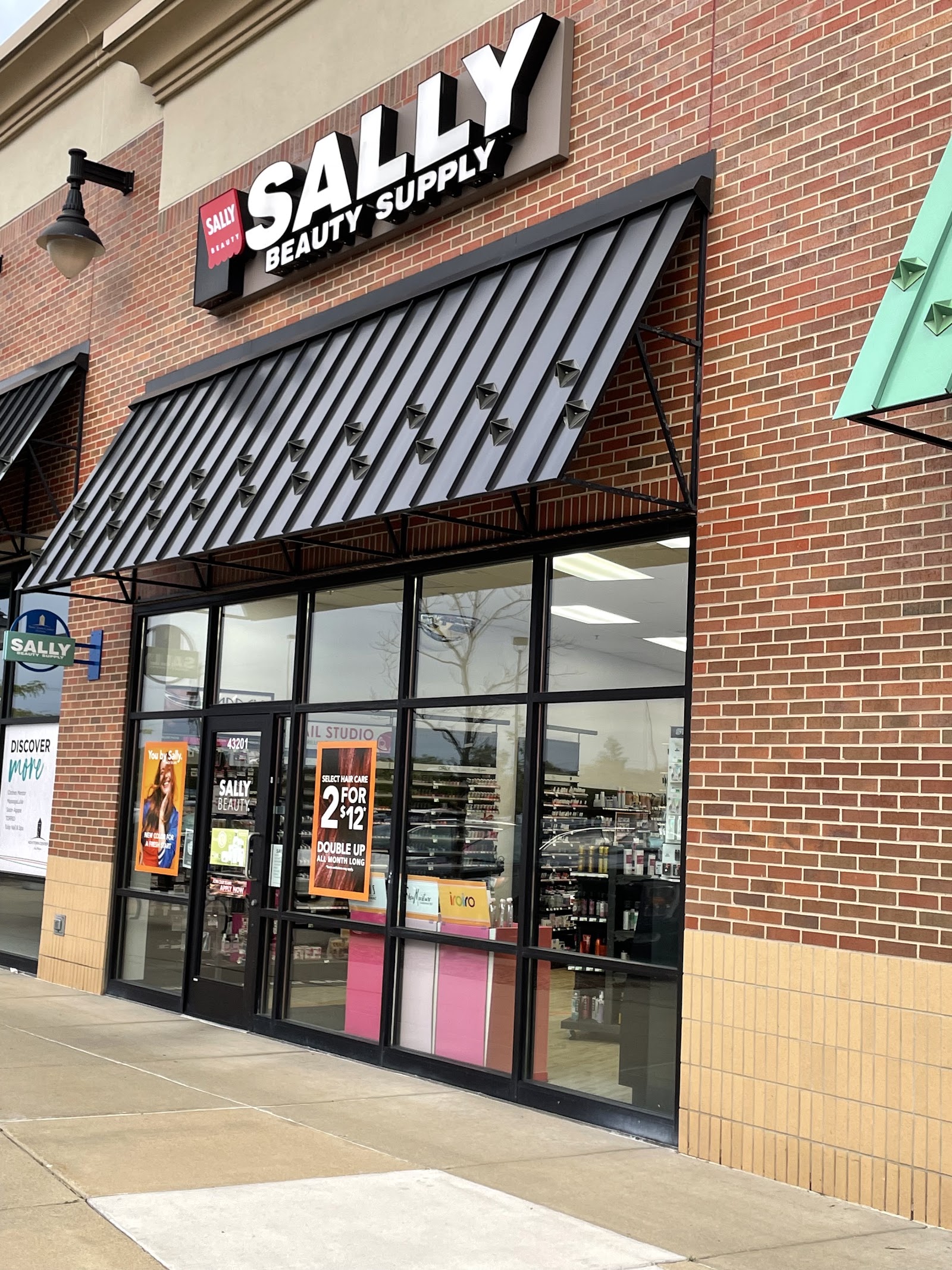 Sally Beauty — photo