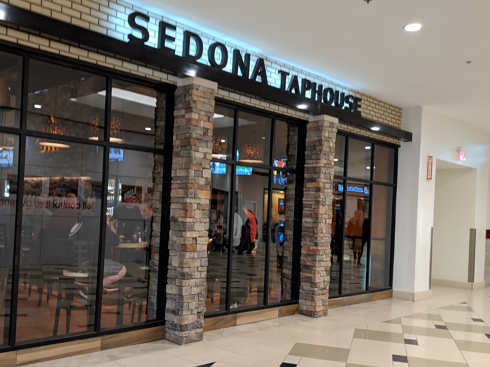Sedona Taphouse in Novi