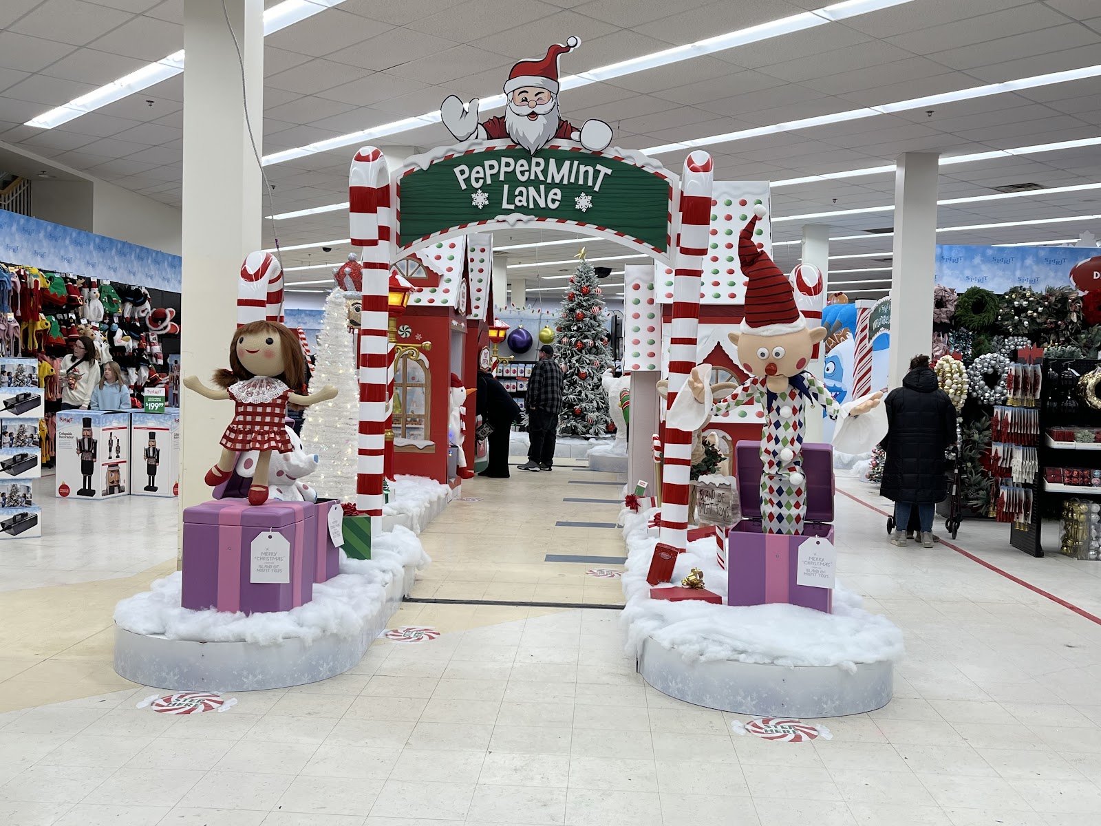 Spirit Christmas in Novi