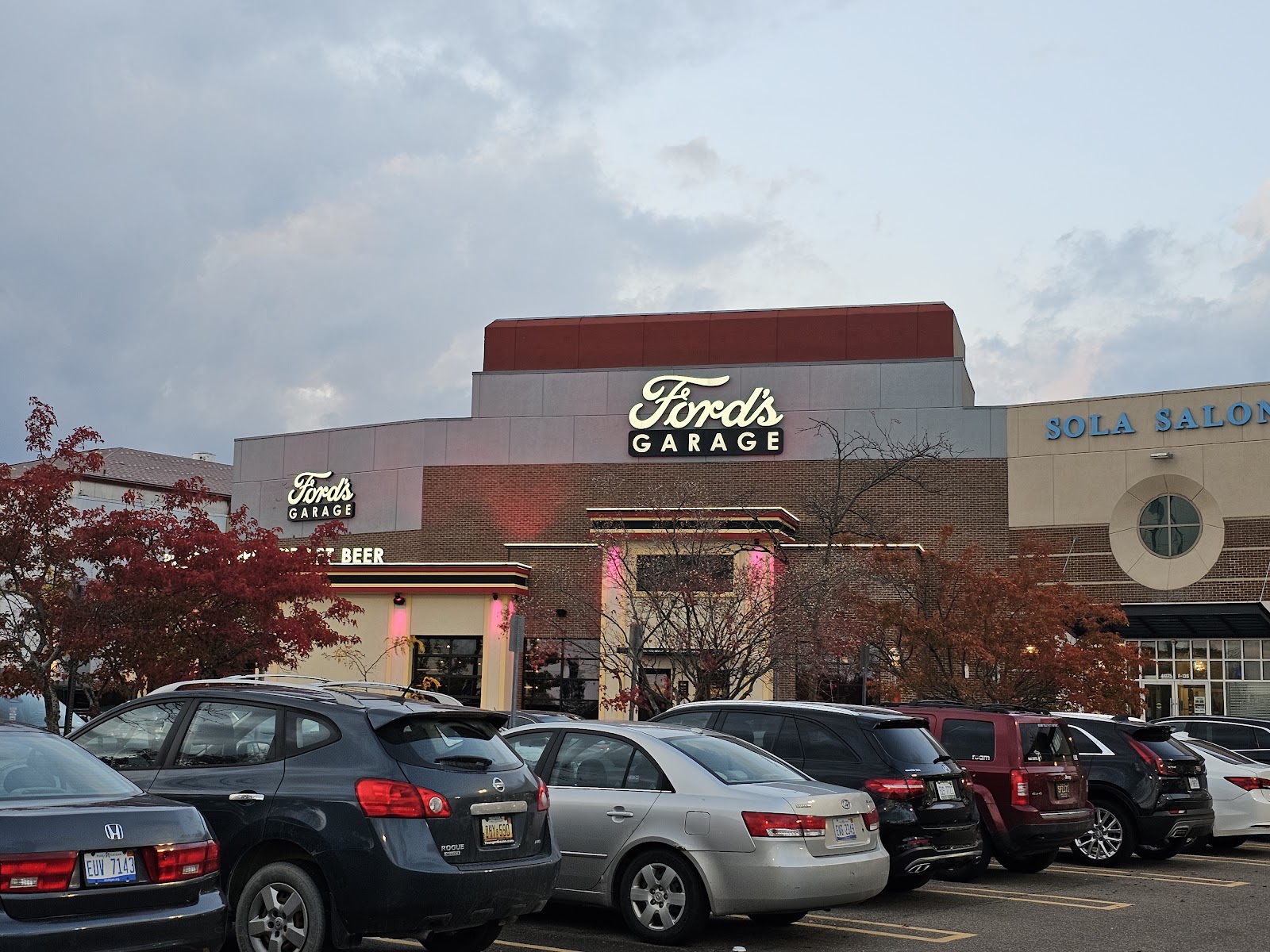 Twelve Mile Crossing at Fountain Walk in Novi