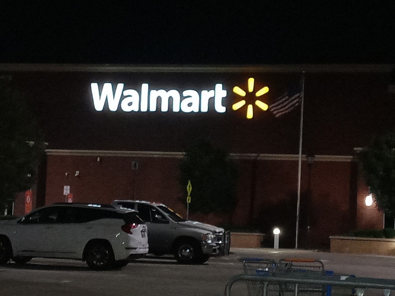 Walmart curbside pickup in Novi